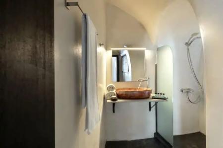 Pearl of Caldera Oia - Boutique by Pearl Collection - 103