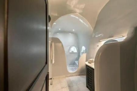 Pearl of Caldera Oia - Boutique by Pearl Collection - 79