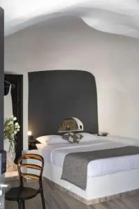 Pearl of Caldera Oia - Boutique by Pearl Collection - 172