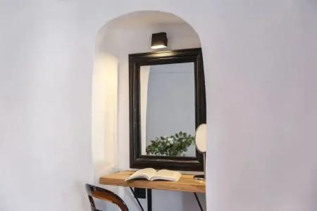 Pearl of Caldera Oia - Boutique by Pearl Collection - 104