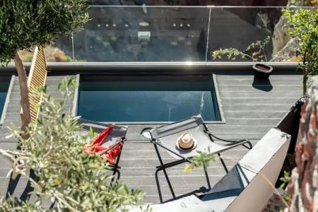 Pearl of Caldera Oia - Boutique by Pearl Collection - 10