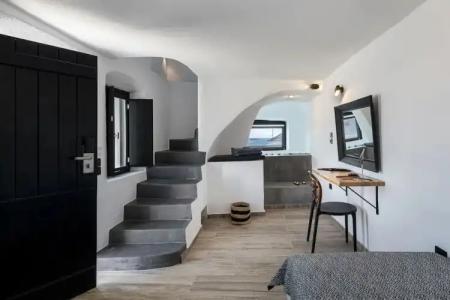 Pearl of Caldera Oia - Boutique by Pearl Collection - 143