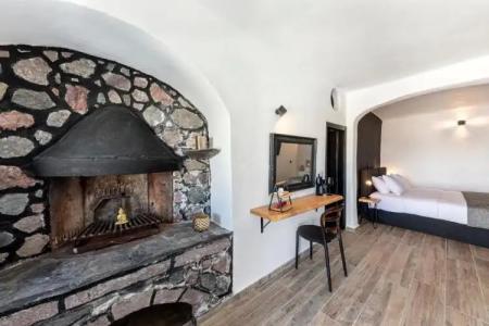 Pearl of Caldera Oia - Boutique by Pearl Collection - 52