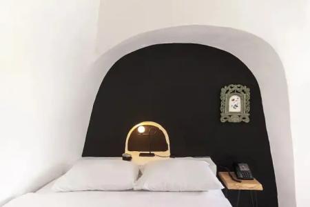 Pearl of Caldera Oia - Boutique by Pearl Collection - 202