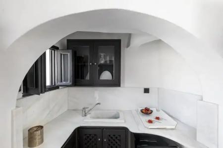 Pearl of Caldera Oia - Boutique by Pearl Collection - 78