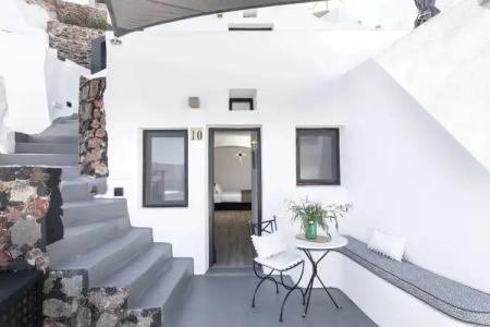 Pearl of Caldera Oia - Boutique by Pearl Collection - 69