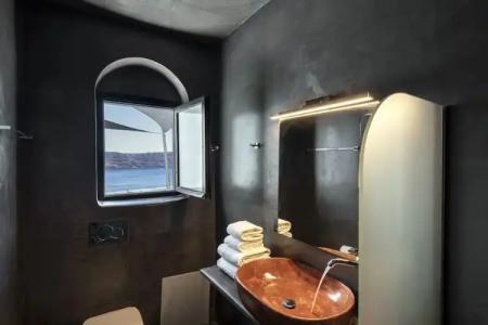 Pearl of Caldera Oia - Boutique by Pearl Collection - 41