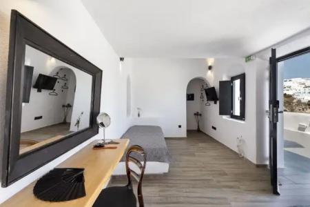 Pearl of Caldera Oia - Boutique by Pearl Collection - 142