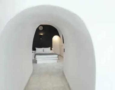 Pearl of Caldera Oia - Boutique by Pearl Collection - 86