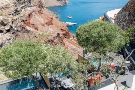 Pearl of Caldera Oia - Boutique by Pearl Collection - 82