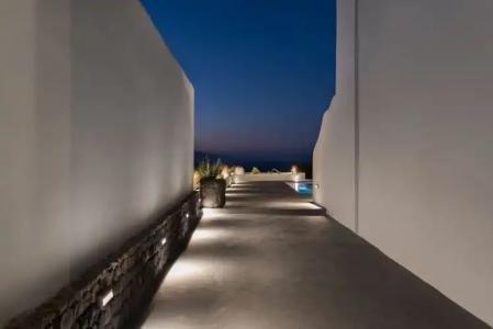 Volcanic Arc Suites - 10