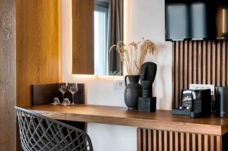 Volcanic Arc Suites - 66