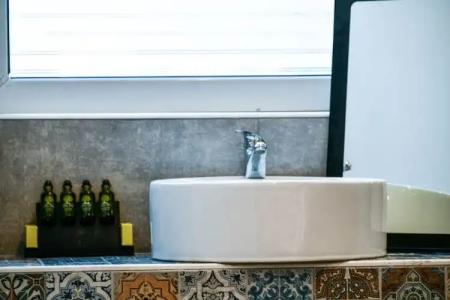 Aeolos Luxury Suites - 10