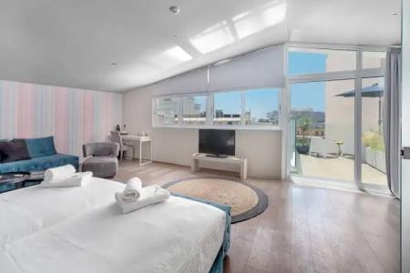 Aeolos Luxury Suites - 44