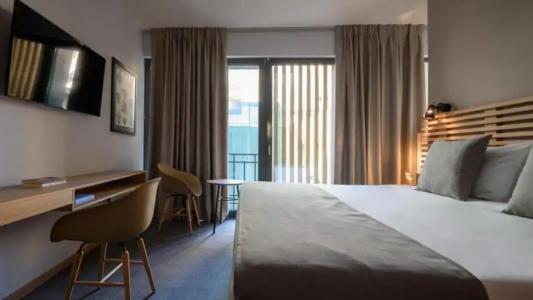 Fos DownTown Suites - 200