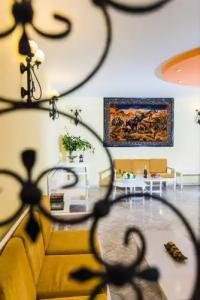 OASIS APARTMENTS - 17