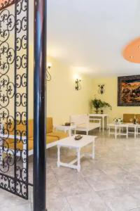 OASIS APARTMENTS - 10