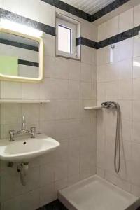 OASIS APARTMENTS - 90