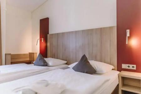 Gustav-Stresemann-Institut - 8