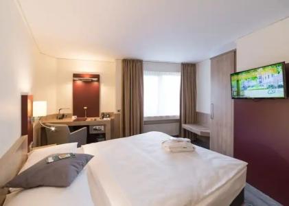 Gustav-Stresemann-Institut - 23