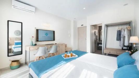 Santorini Main Square - 75