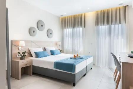 Santorini Main Square - 31