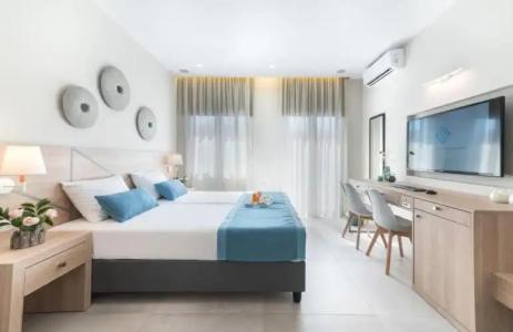 Santorini Main Square - 55