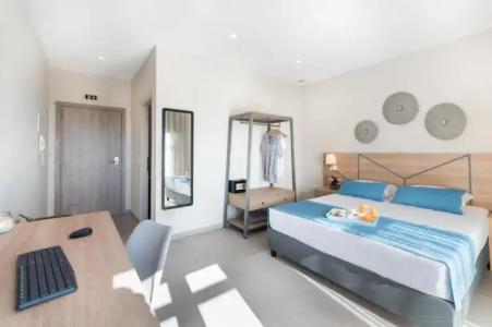 Santorini Main Square - 53