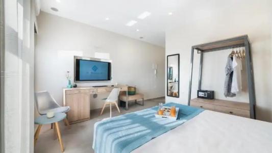 Santorini Main Square - 57