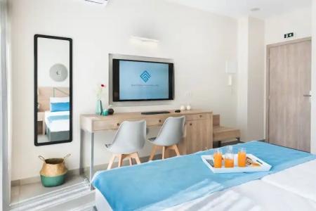 Santorini Main Square - 32