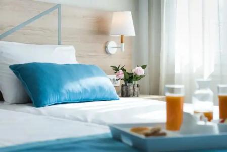 Santorini Main Square - 9