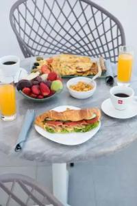 Santorini Main Square - 21