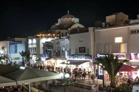 Santorini Main Square - 62