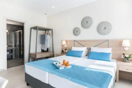 Santorini Main Square - 27