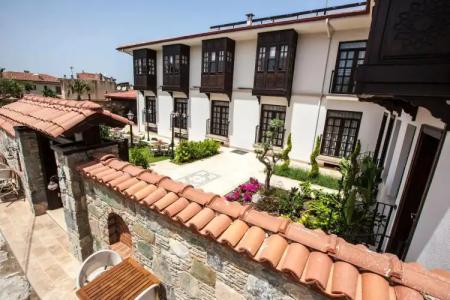 Livia Garden - 5
