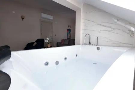 Livia Residence - 102