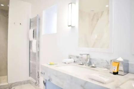 Hôtel les Roches Blanches - 53