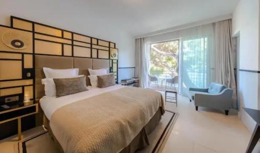 Hôtel les Roches Blanches - 83