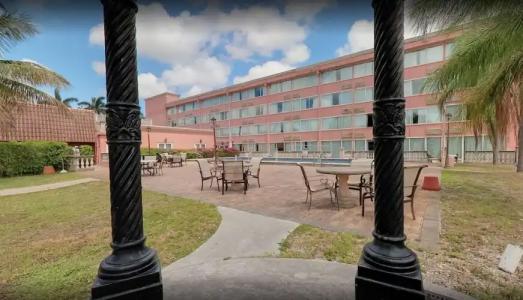 Miami Gardens Inn & Suites - 39