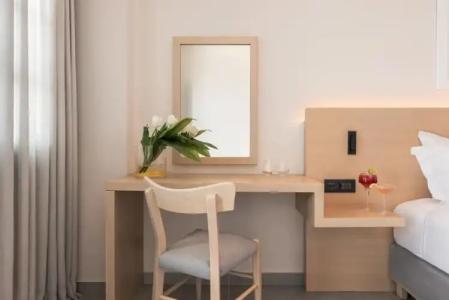 Aeifos Boutique - 66