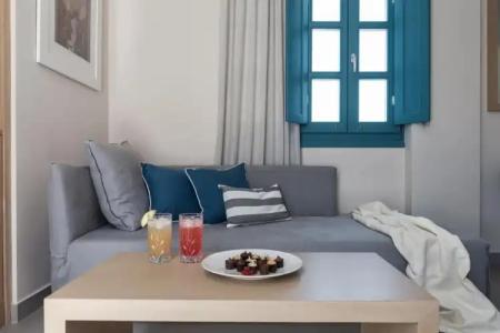 Aeifos Boutique - 94