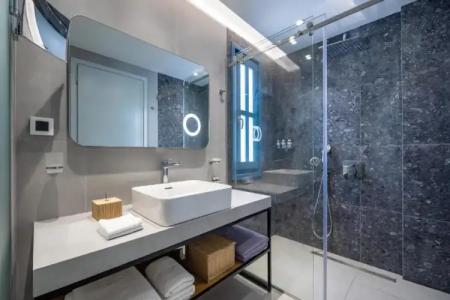 Aeifos Boutique - 95