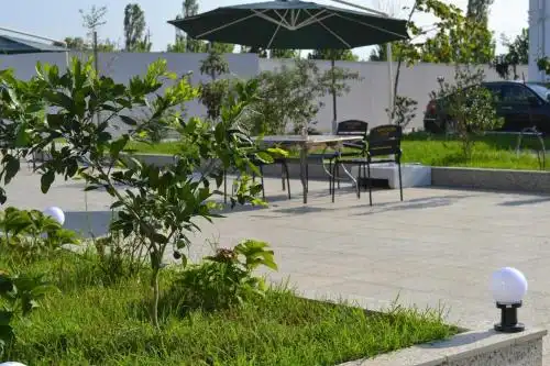 Mandarin & Restaurant - 1