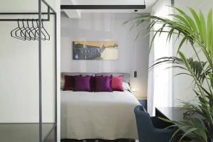 The Gem Society Hotel, Athens