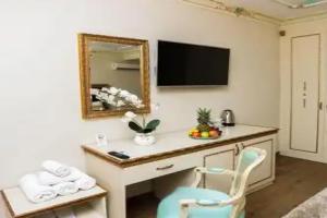 Empire Hotel, Durres