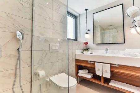 Boutique Momentum by Aycon - 201