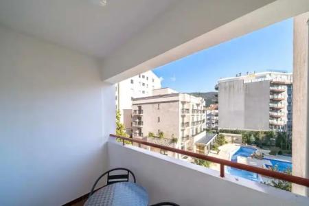 Boutique Momentum by Aycon - 126