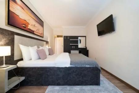 Boutique Momentum by Aycon - 124