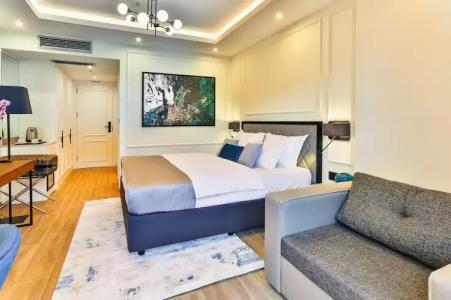 Boutique Momentum by Aycon - 171