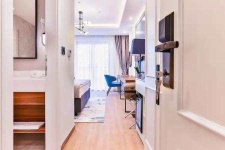 Boutique Momentum by Aycon - 168